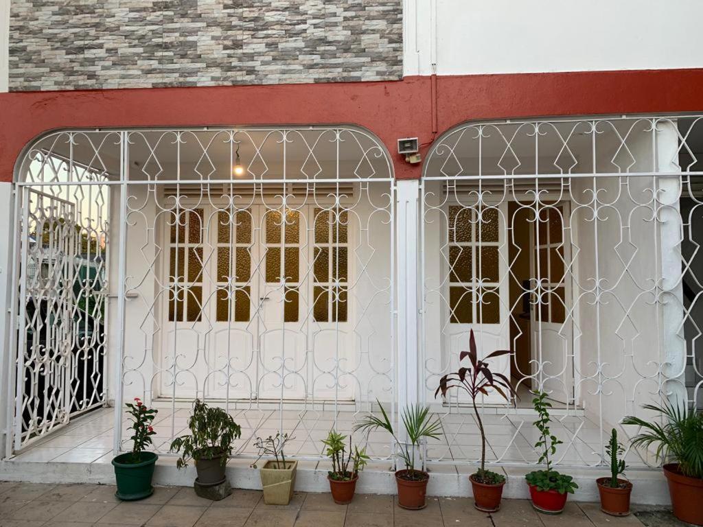 Chez Marc Apartment Les Abymes Exterior foto